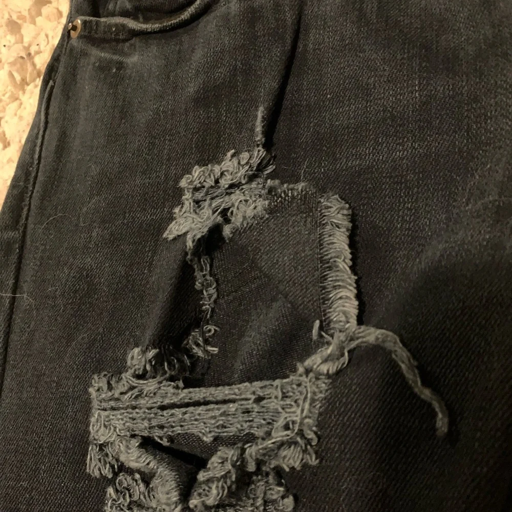 Forever 21 2.1 Women’s Denim Dark Blue Distressed Destroyed Skinny Jeans 28x32 - Picture 11 of 15